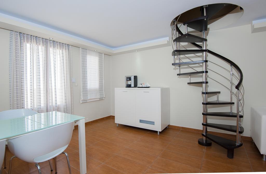 Splendour Hotel And Suites Firostefani Bagian luar foto