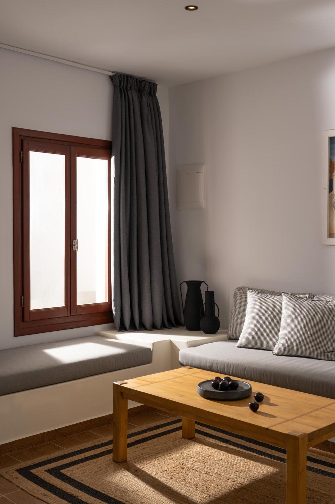 Splendour Hotel And Suites Firostefani Bagian luar foto